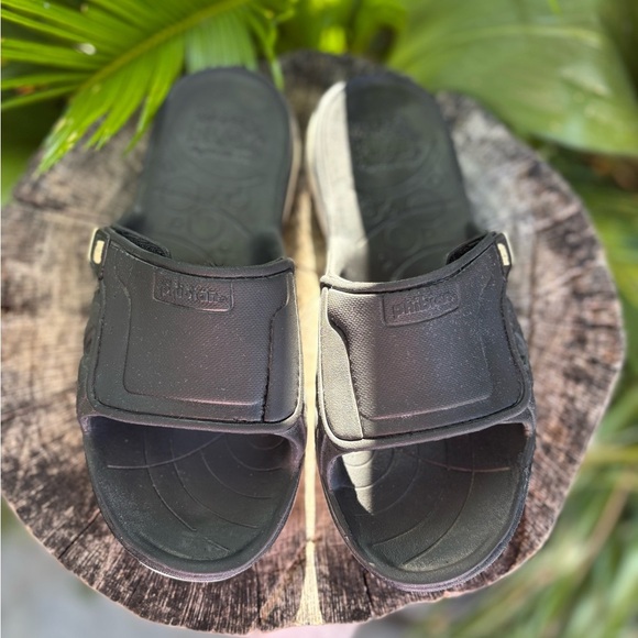 Stride Rite M2P Unisex Phibian Black Slide Sandals | Size 4 - Picture 2 of 10